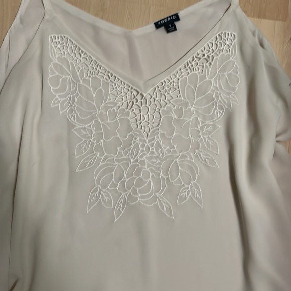 Torrid top - Picture 2 of 3